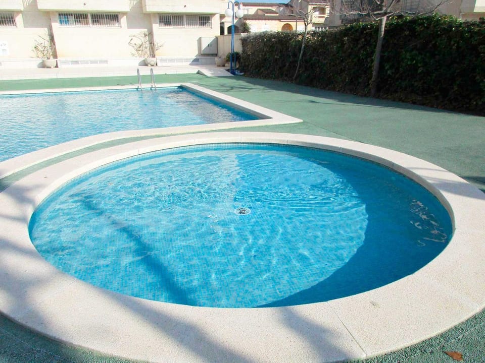 Swimming pool, Swimming pool