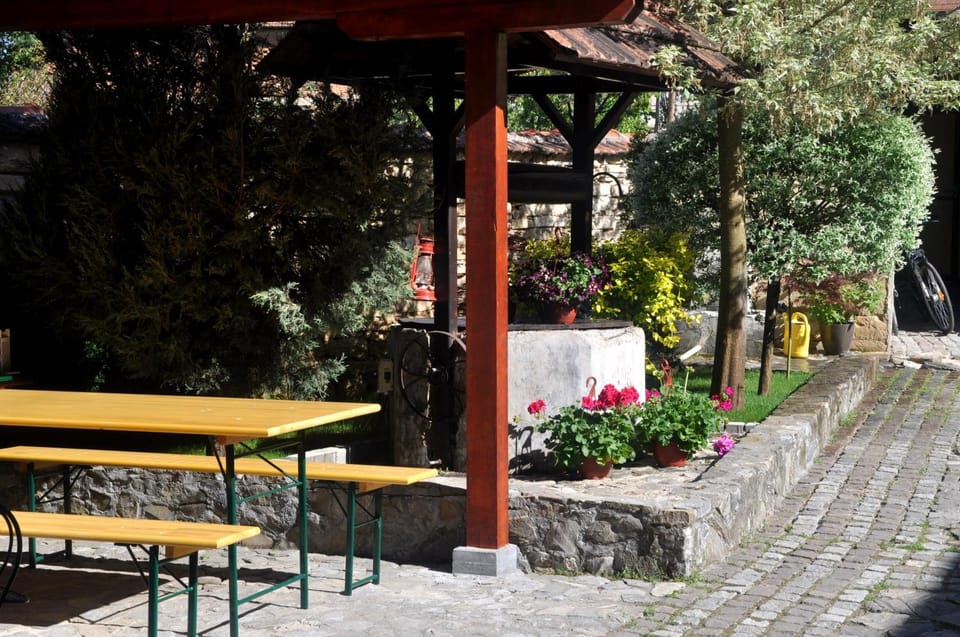 Decorative detail, Seating area