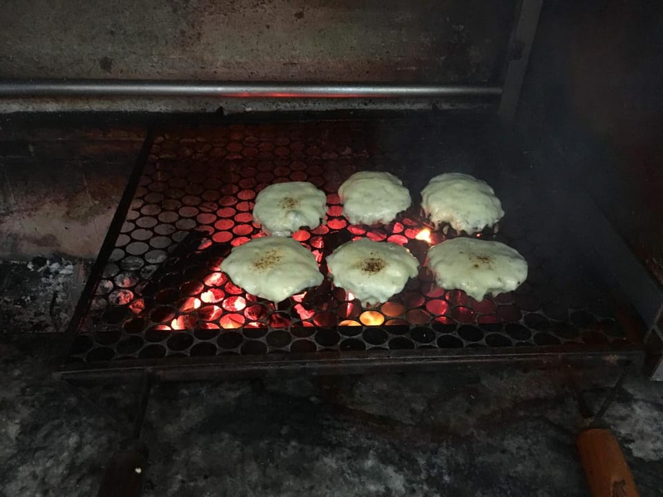 BBQ facilities, Food and drinks