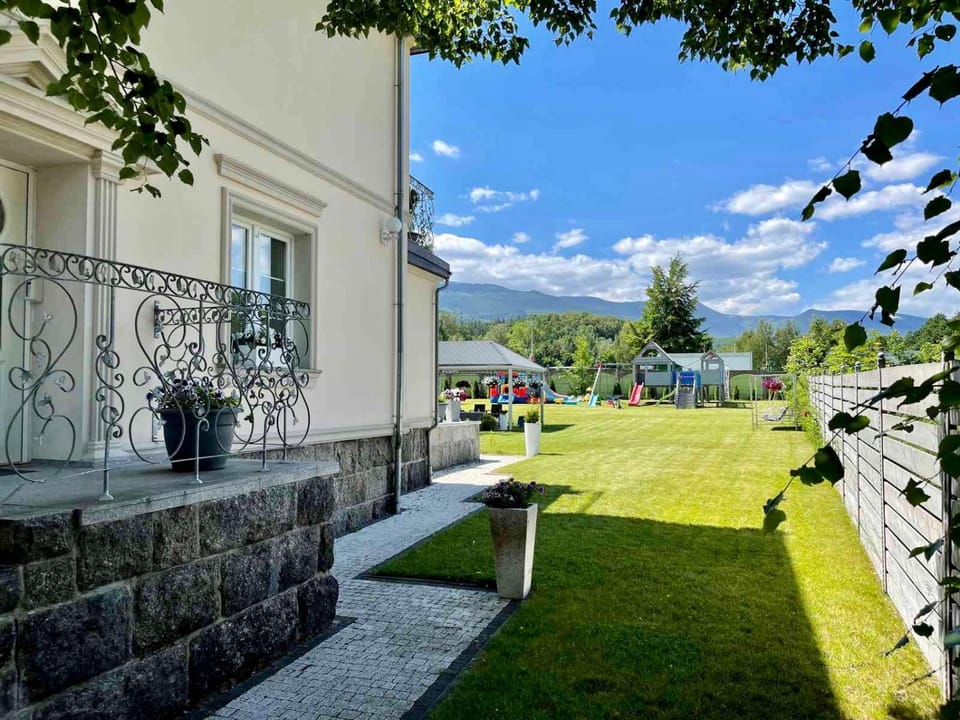 Property building, Garden