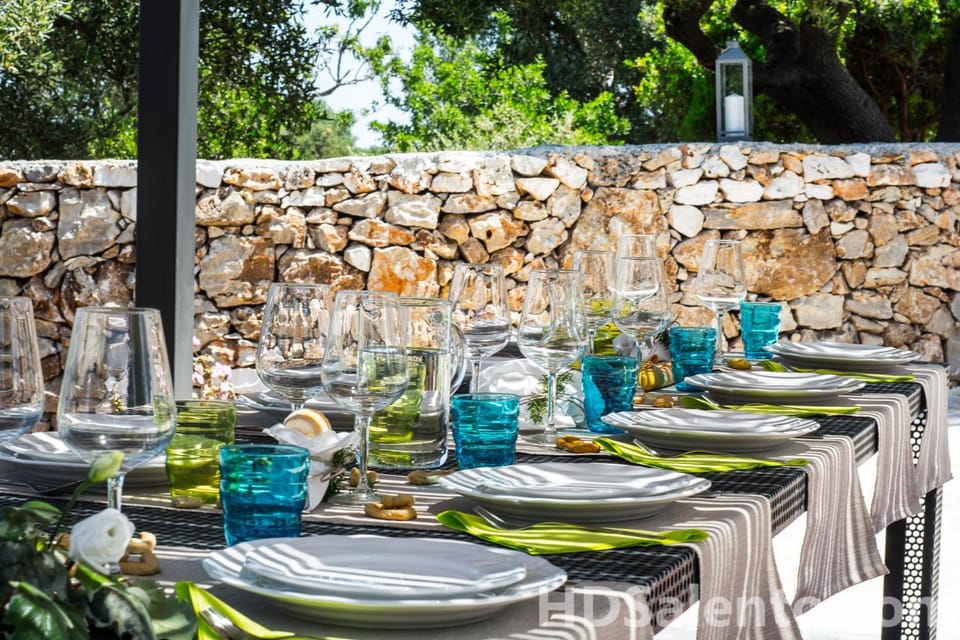 Food and drinks, Dining area, Food