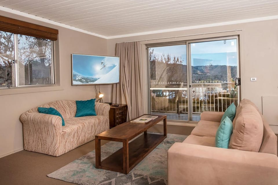 TV and multimedia, View (from property/room), Balcony/Terrace, Seating area