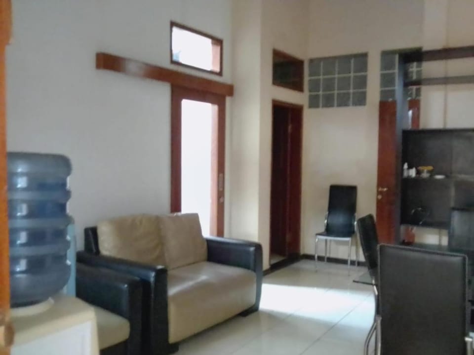 De Hill Villa Hotel in Parongpong
