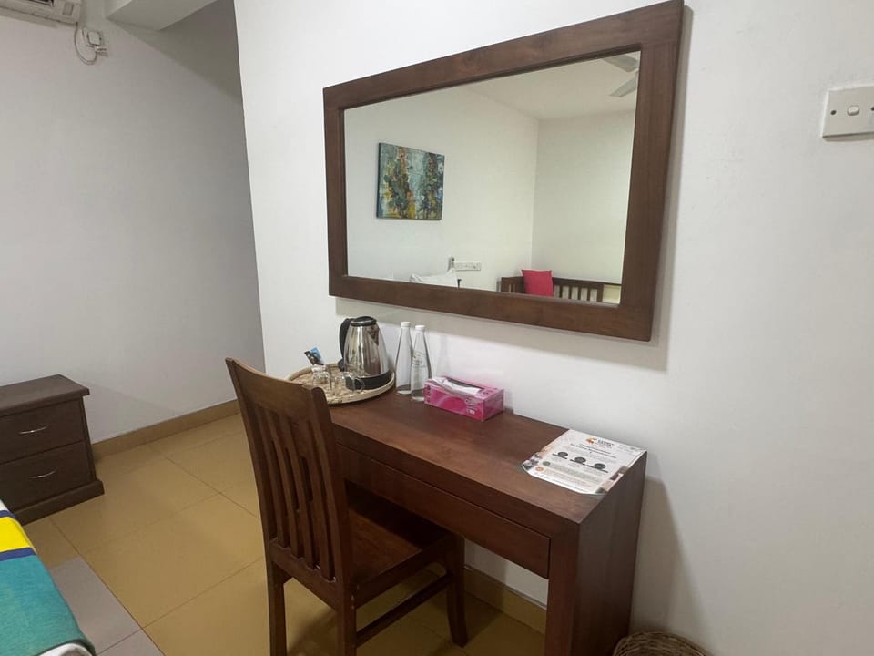 Coffee/tea facilities, Dining area