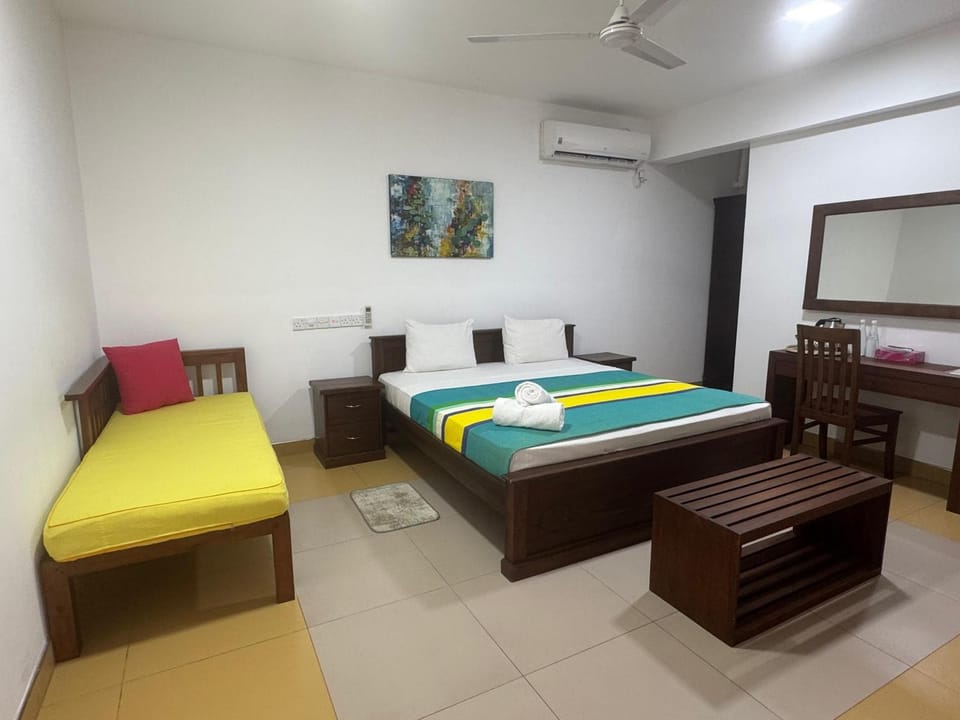 Bed, Photo of the whole room, Bedroom, air conditioner