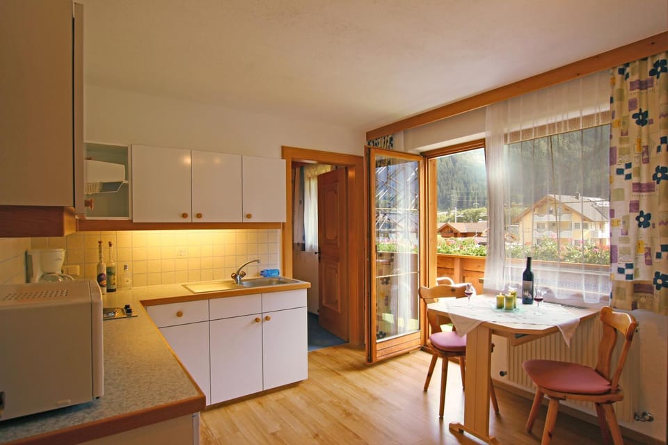 Balcony/Terrace, Kitchen or kitchenette, Seating area