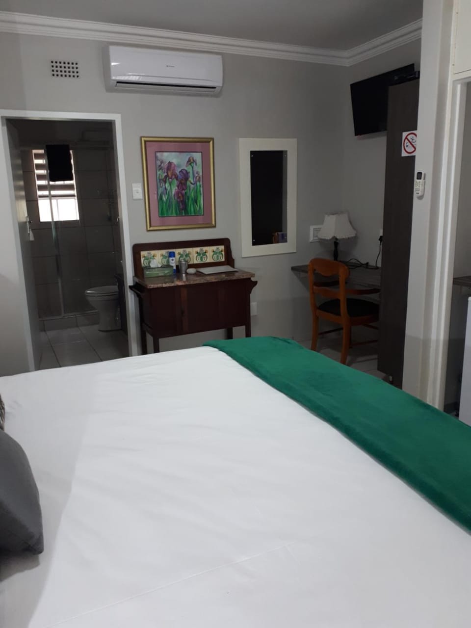 Photo of the whole room