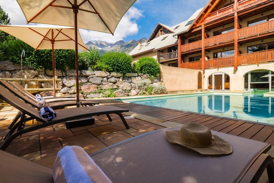 Alliey & Spa Piscine Appart-hôtel Serre chevalier Hotel in Le Monêtier-les-Bains
