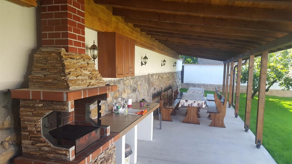 Sirakovata Kushta Bed and Breakfast in North Macedonia