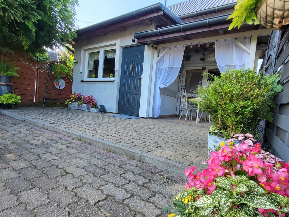 Property building, Facade/entrance, Balcony/Terrace