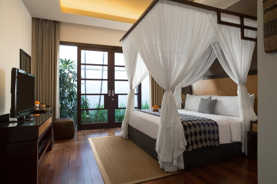 Bedroom, cot