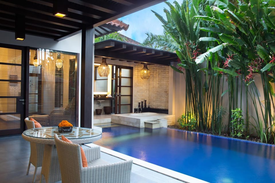 Swimming pool