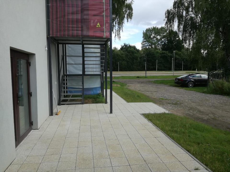 Facade/entrance, Floor plan