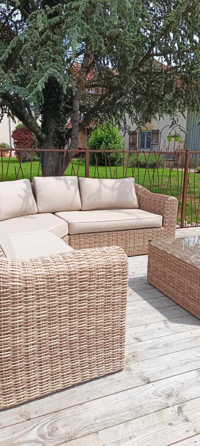 Patio, Day, Living room, Garden view