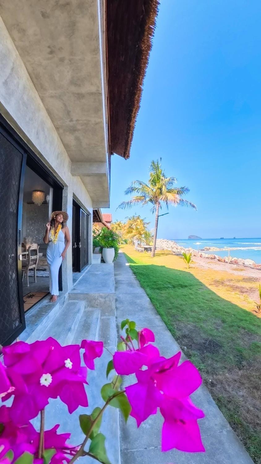 Property building, Patio, Beach, Sea view, Breakfast