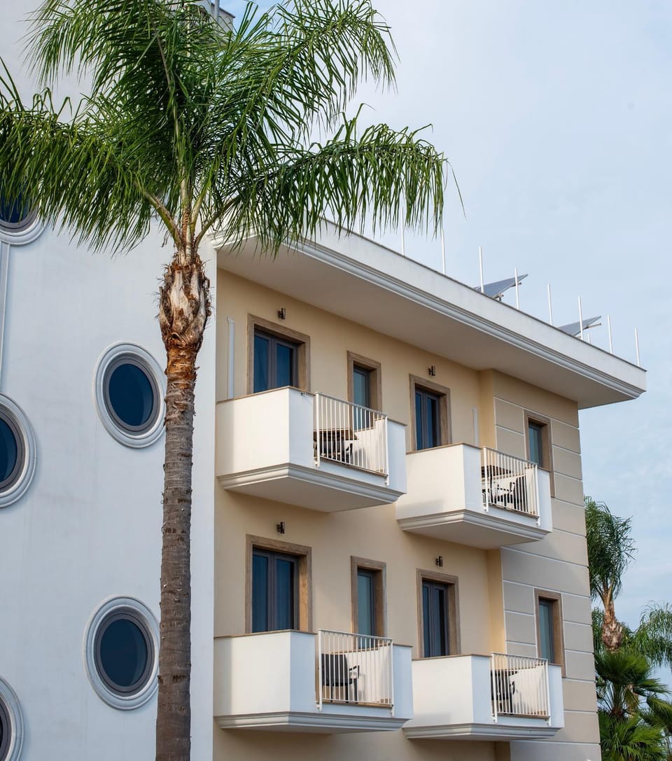 Property building, Day, View (from property/room), Balcony/Terrace