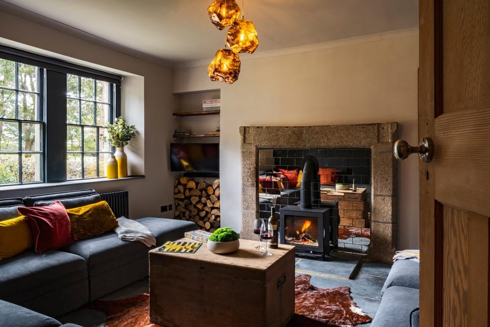 Living room, Photo of the whole room, Seating area, flat iron