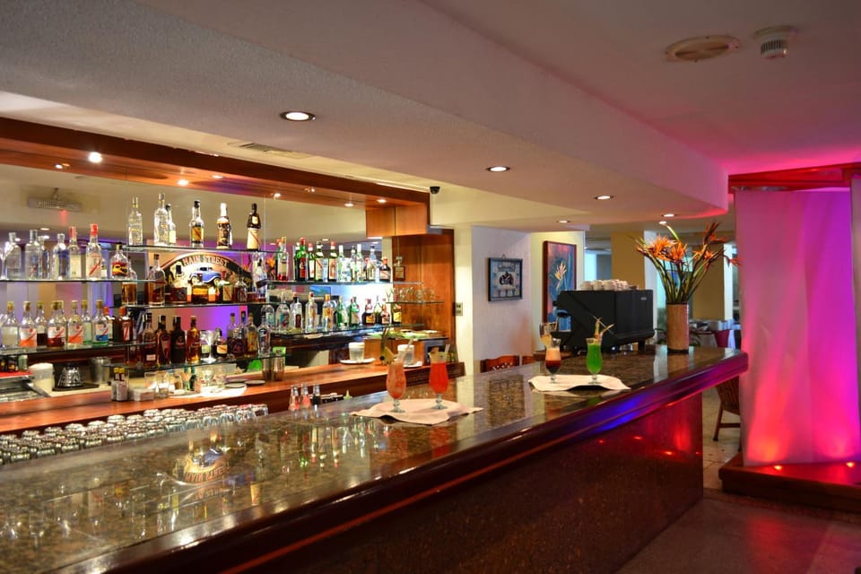Lounge or bar, Drinks