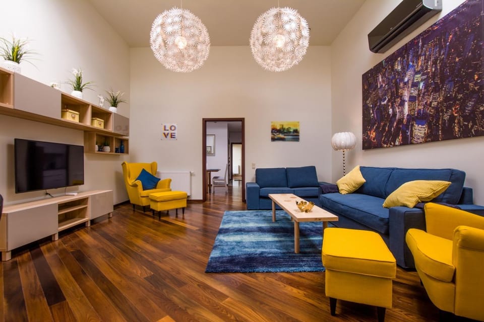 Living room, Seating area