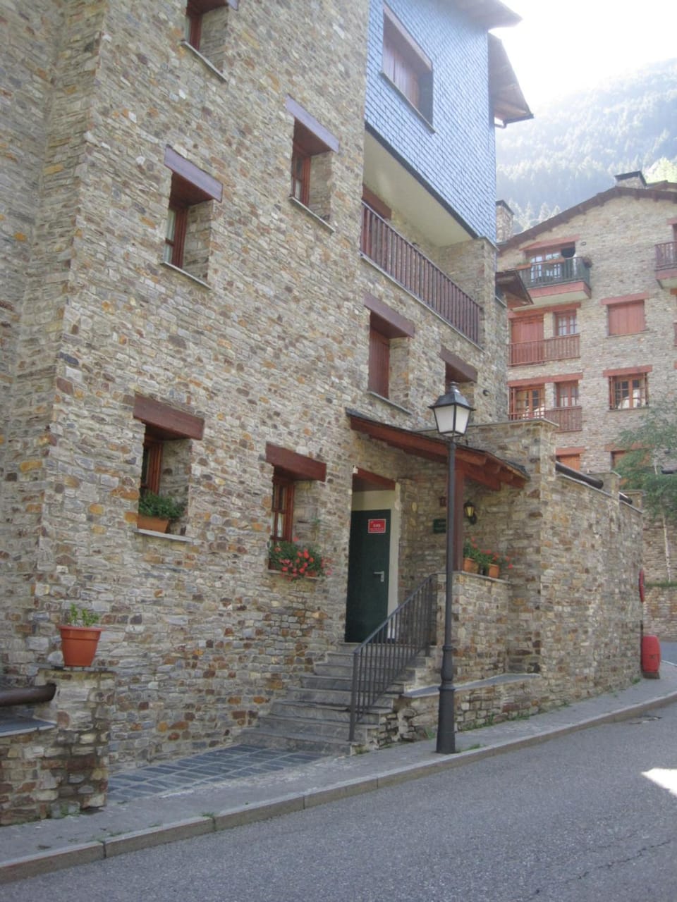 Facade/entrance