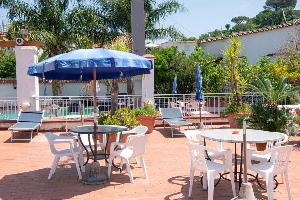 Garden, Balcony/Terrace, Pool view, Swimming pool