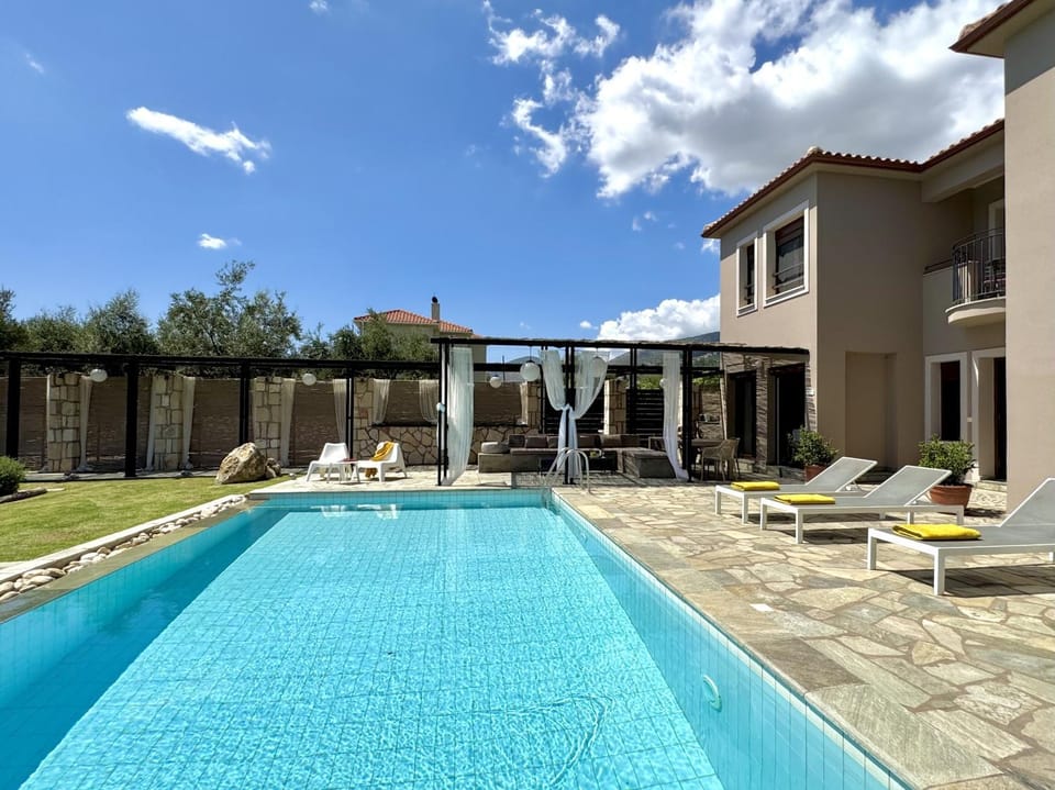 Swimming pool, Swimming pool