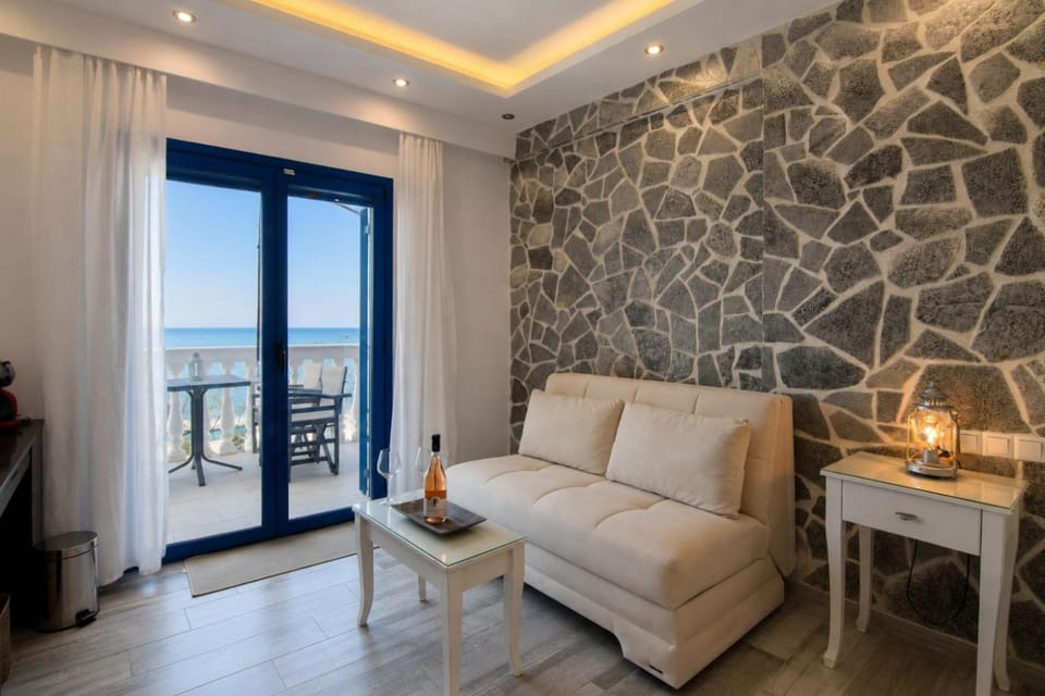 Natural landscape, View (from property/room), Balcony/Terrace, Seating area, Sea view