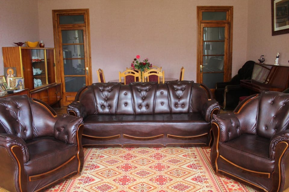 Communal lounge/ TV room, Living room, Seating area