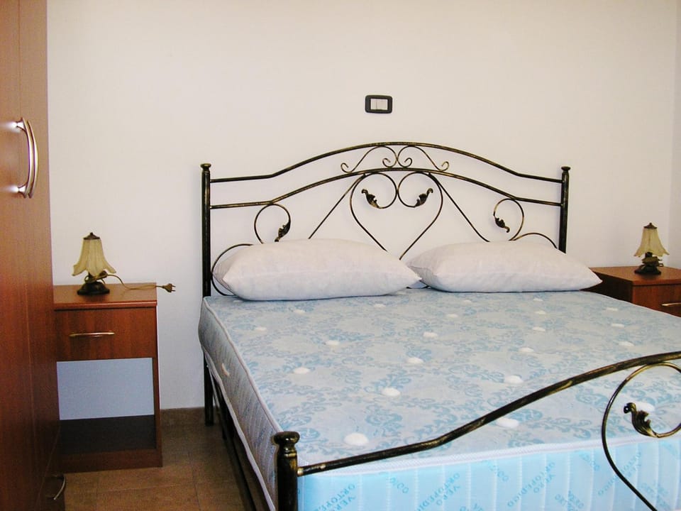 Camping Costa Splendente sul mare Campground/ 
RV Resort in Calabria