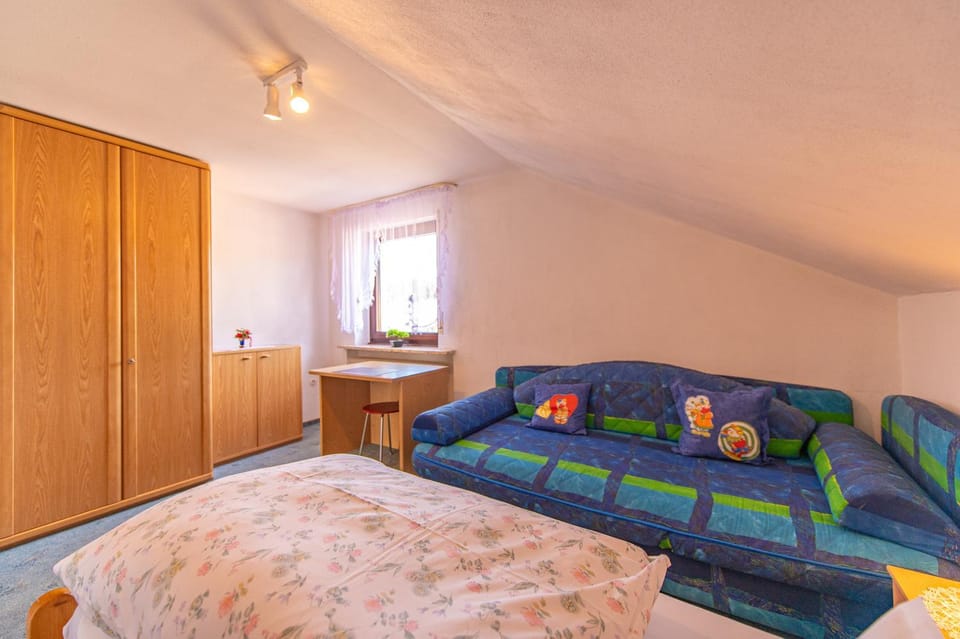 Bedroom, wardrobe