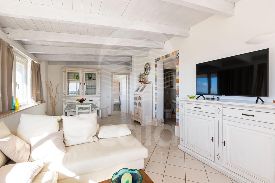 TV and multimedia, Living room, Dining area