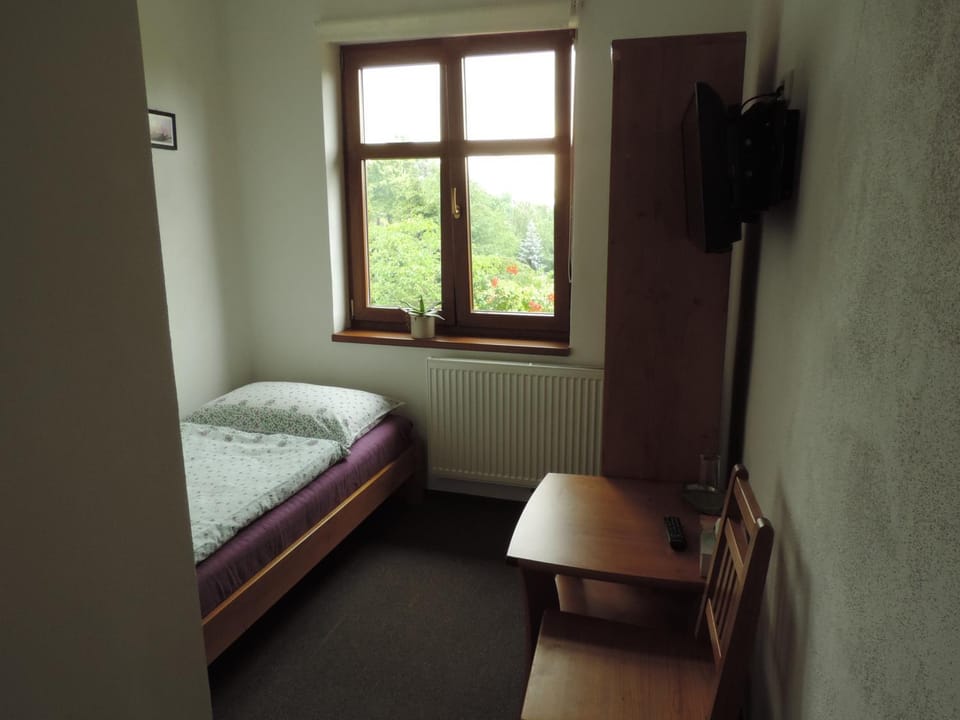 Photo of the whole room, Seating area, Bedroom