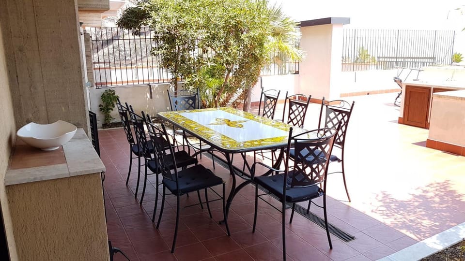 Elisa's House Apartment in Taormina