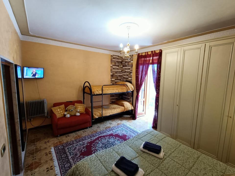 TV and multimedia, Photo of the whole room