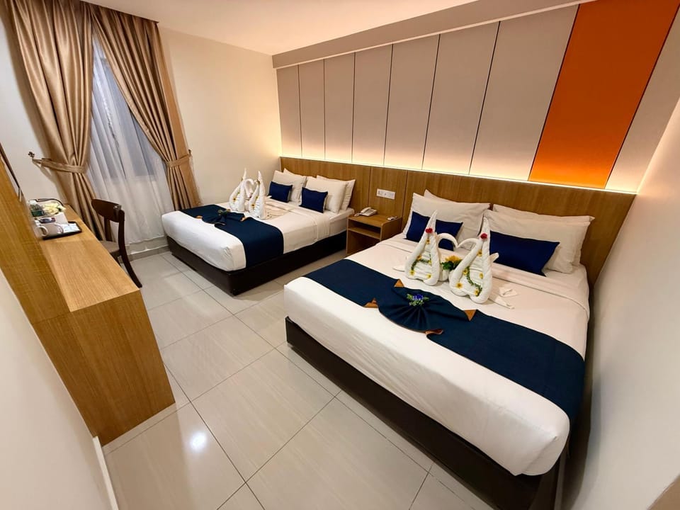 Property building, Bed, Photo of the whole room, Bedroom