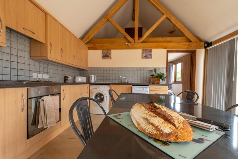 Kitchen or kitchenette, Seating area, Dining area