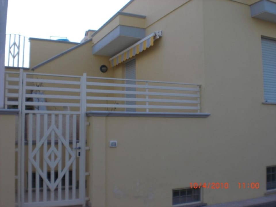 Facade/entrance