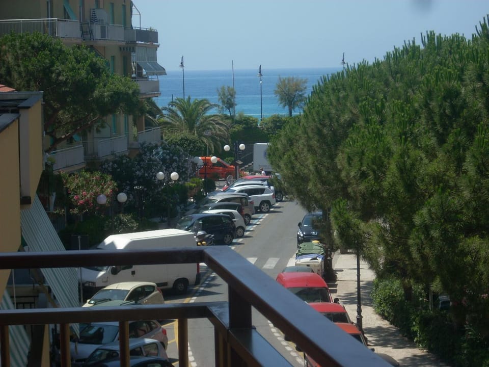 Day, Balcony/Terrace, Street view