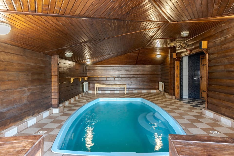 Sauna, Swimming pool