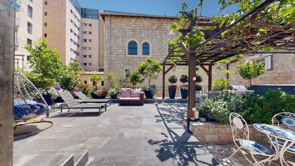Patio, sunbed
