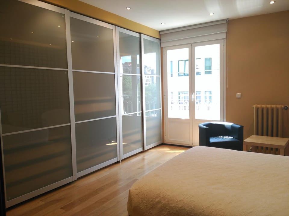 Bed, Balcony/Terrace, Bedroom