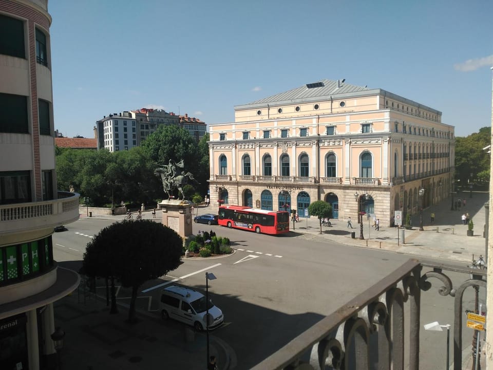 Nearby landmark, View (from property/room), Balcony/Terrace, City view, Landmark view, Street view