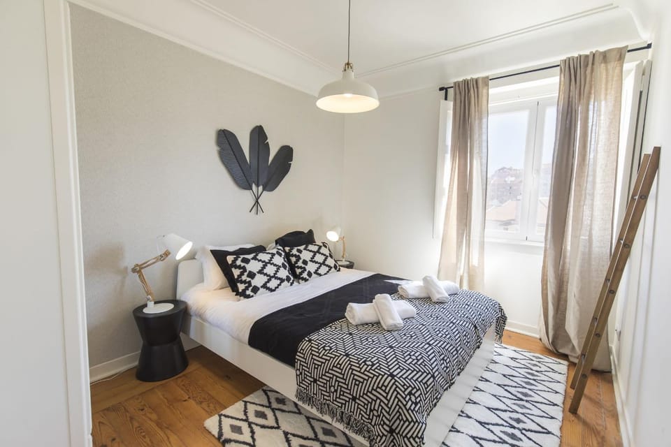 Bed, Other, Photo of the whole room, Decorative detail, Bedroom