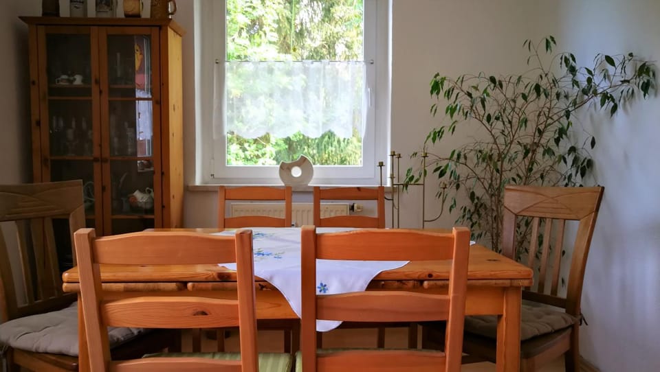 Dining area, kitchen