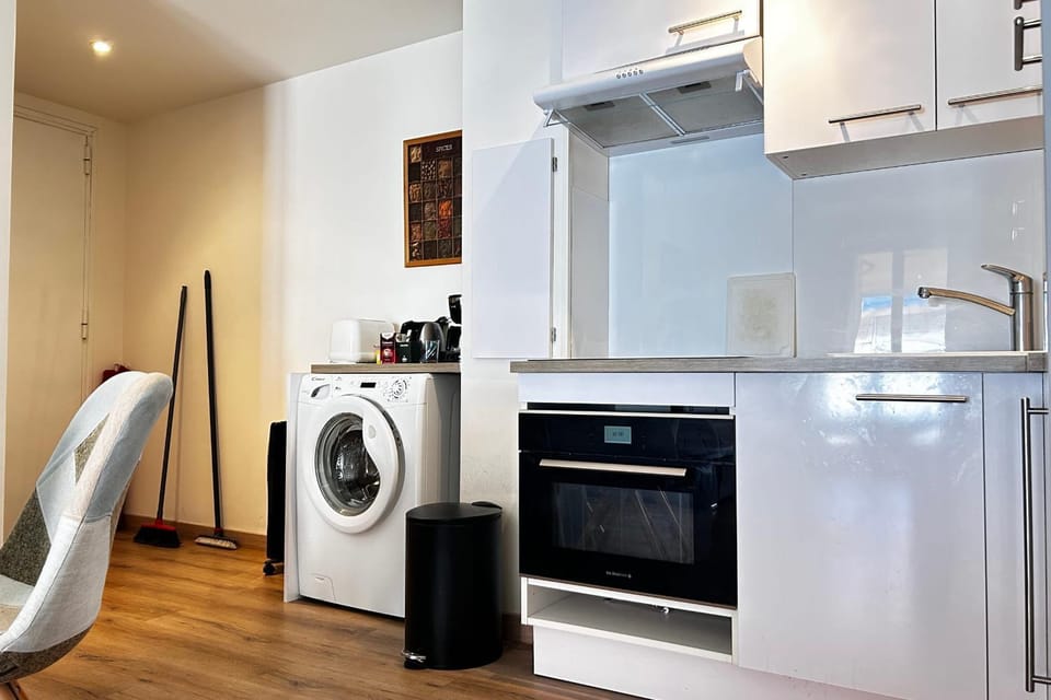 One-bedroom apt with balcony on Rue Hoche Apartment in Cannes