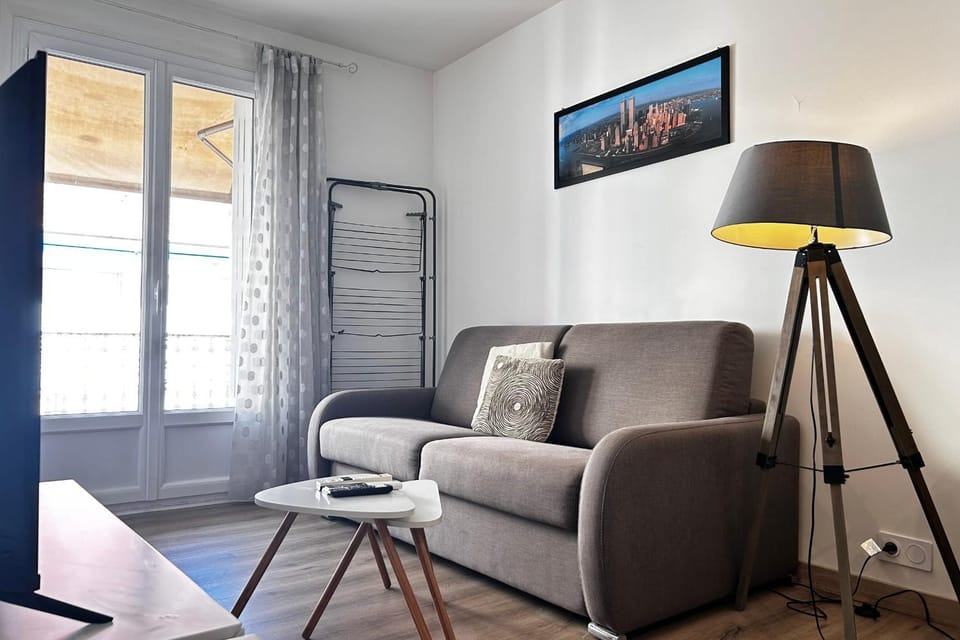 One-bedroom apt with balcony on Rue Hoche Apartment in Cannes