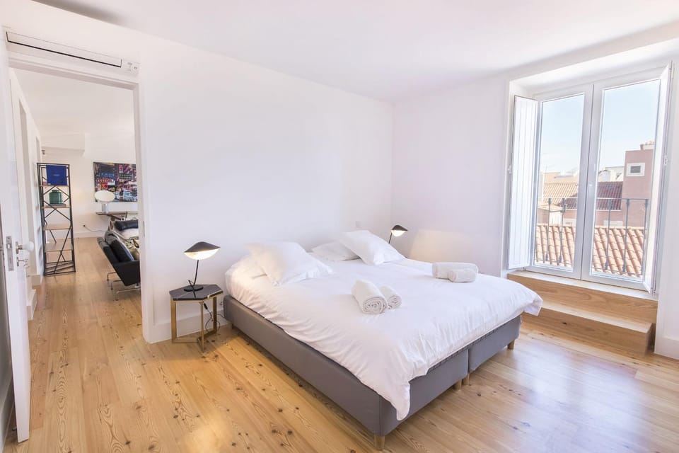 Bed, Other, Photo of the whole room, Decorative detail, Bedroom