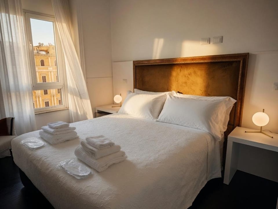 Bed, Photo of the whole room, Bedroom, towels