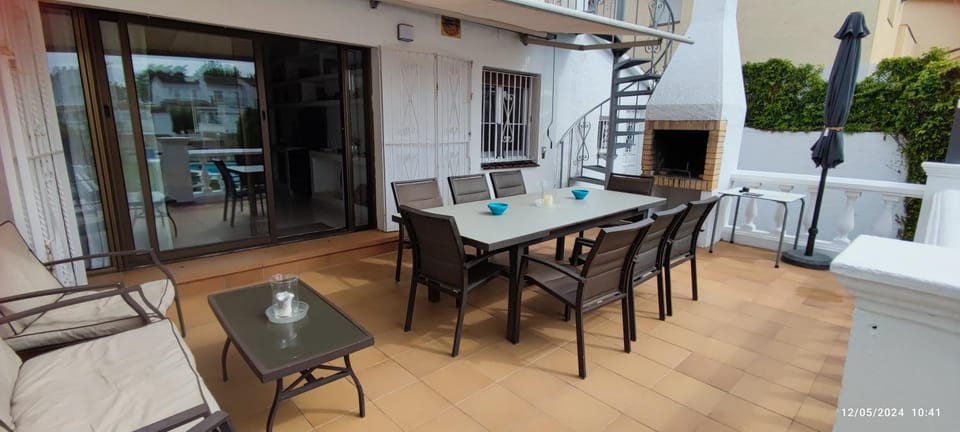 Property building, BBQ facilities, View (from property/room), Balcony/Terrace