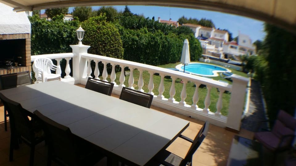 BBQ facilities, Garden, Balcony/Terrace, Swimming pool